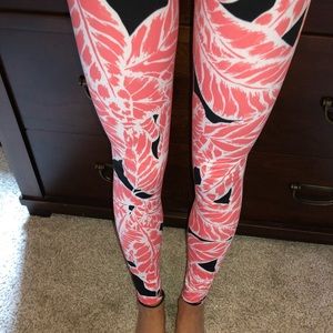 NEW: pattern yoga pants